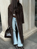 Long manteau en fausse fourrure à nouer Mado