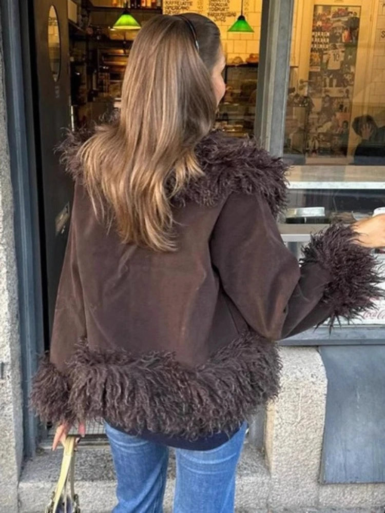 Veste en fausse fourrure à franges Arielle