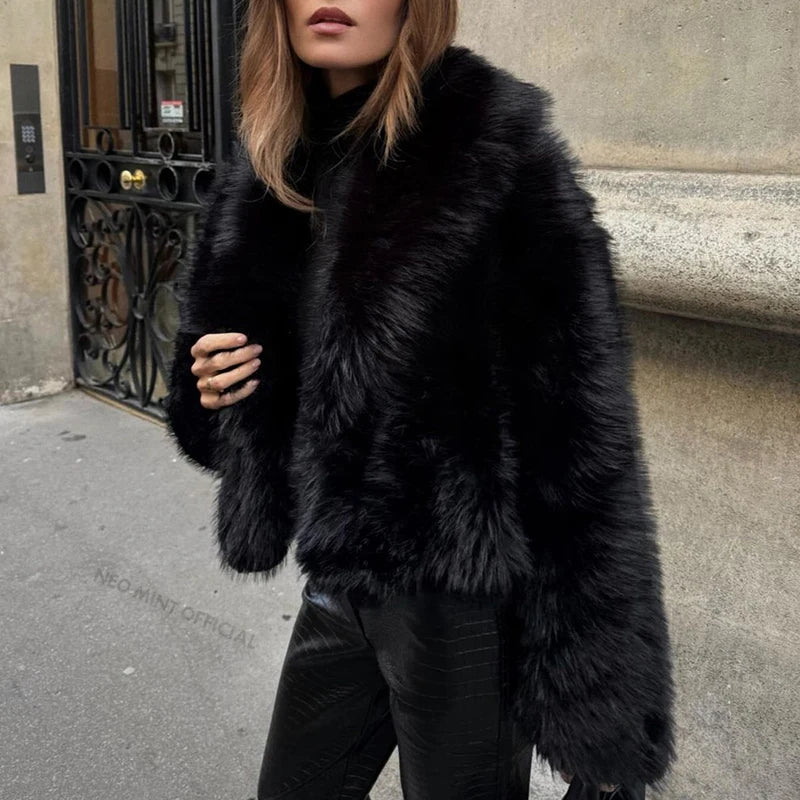 Veste en fausse fourrure à col châle Roxane