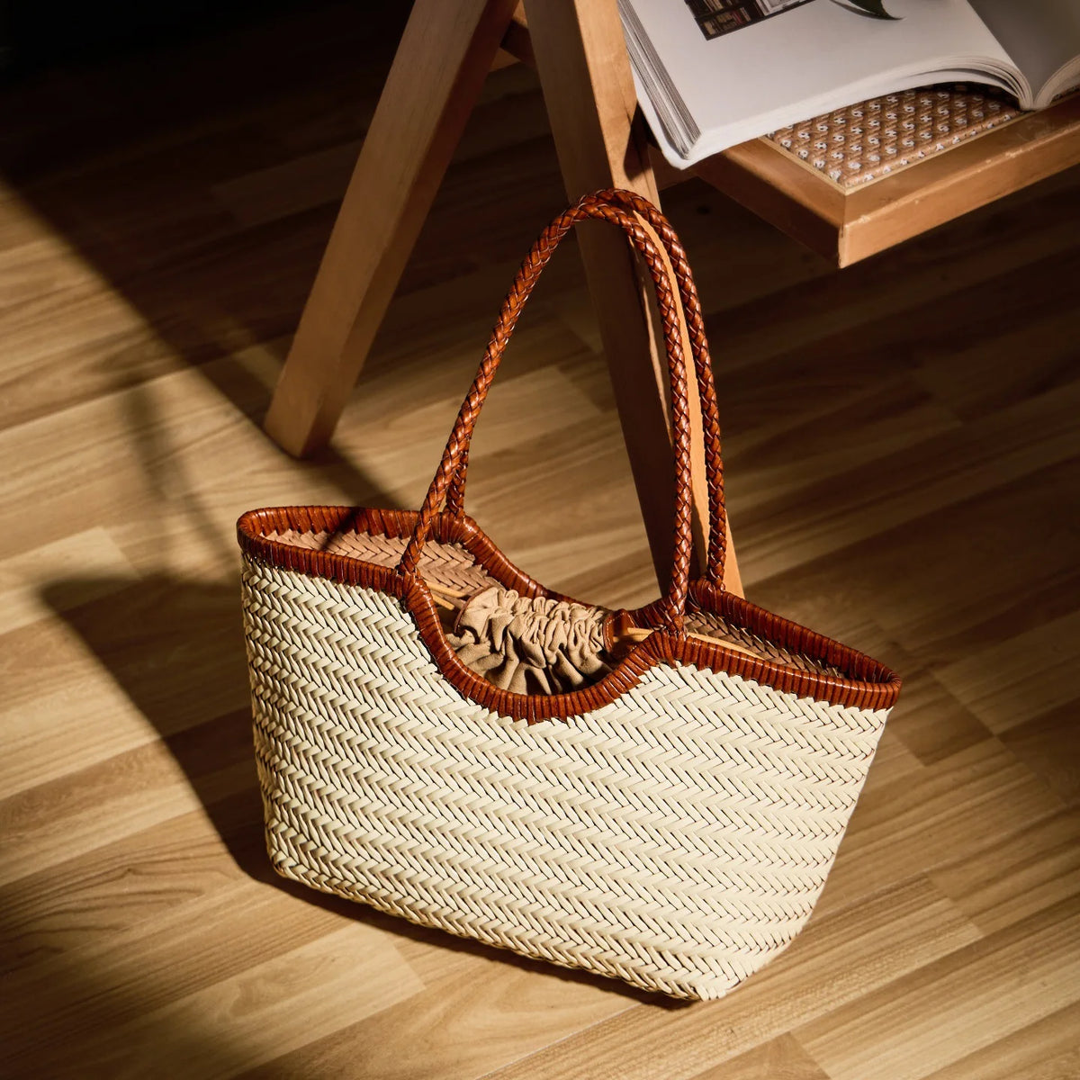 Panier tressé effet cuir Laetitia
