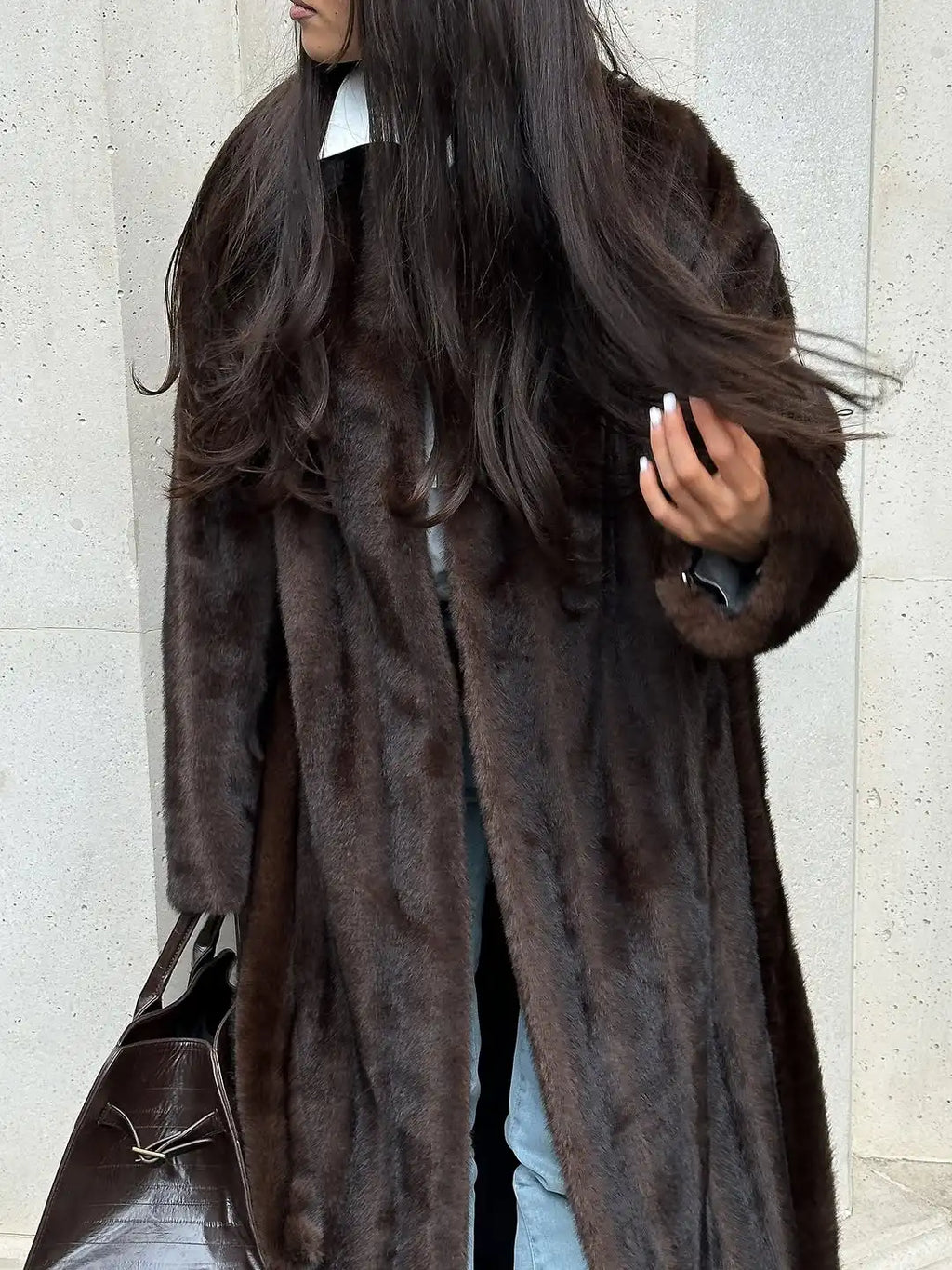 Long manteau en fausse fourrure à nouer Mado