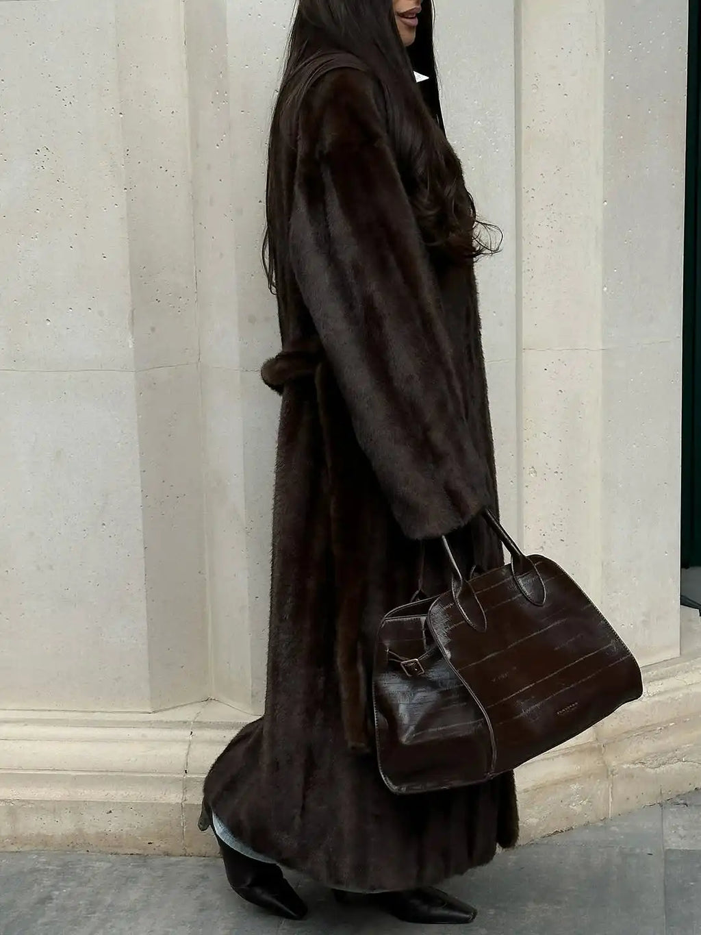 Long manteau en fausse fourrure à nouer Mado