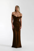 Robe longue en satin épaules dénudées Alma