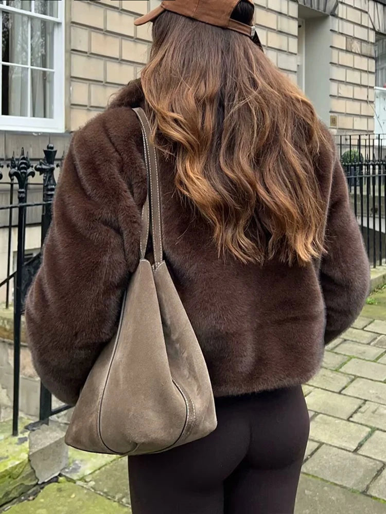 Veste courte en fausse fourrure chocolat Liane