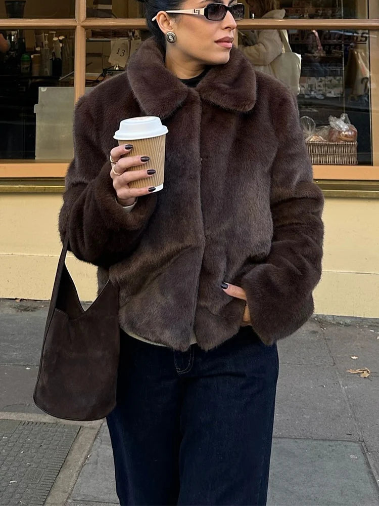 Veste courte en fausse fourrure chocolat Liane