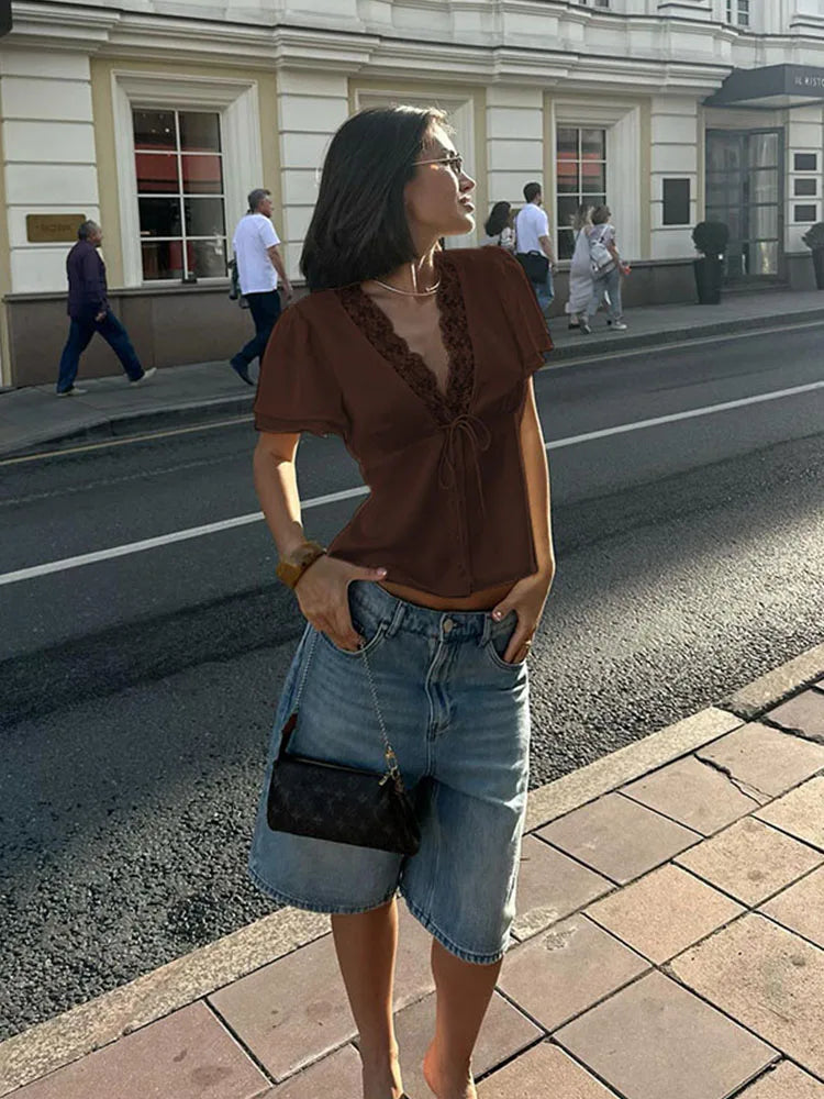 T-shirt ajusté à empiècements de dentelle Gaëlle