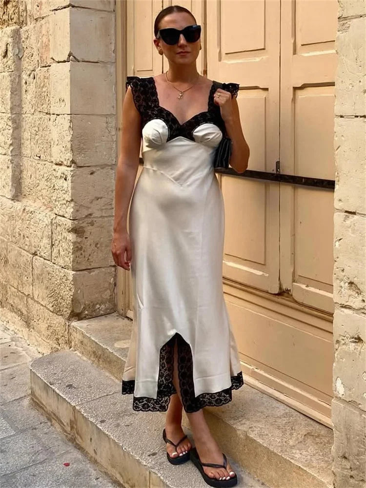 Robe longue en satin et dentelle Victoire