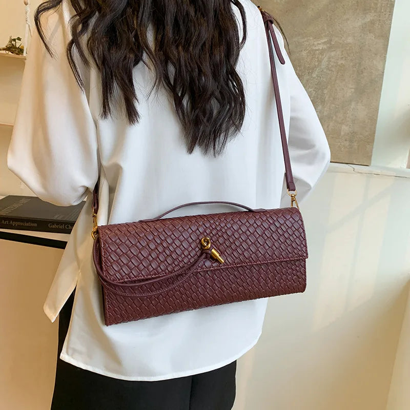 Pochette tressée allongée Armelle