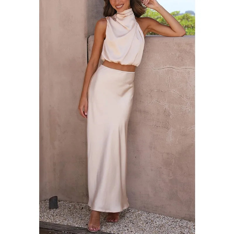 Ensemble haut col montant et jupe longue en satin Romane