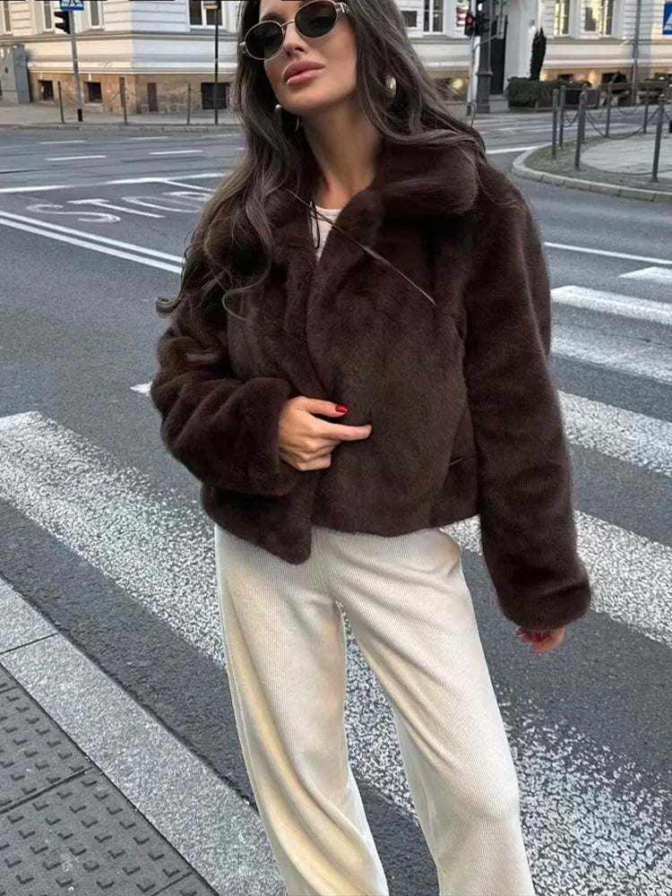 Veste courte en fausse fourrure chocolat Liane