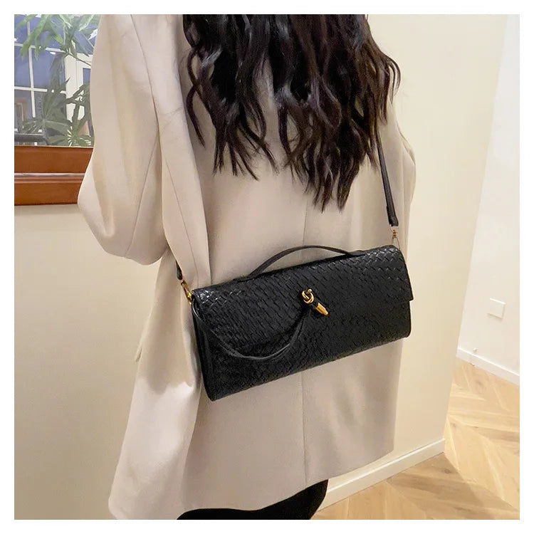 Pochette tressée allongée Armelle