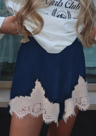 Short satiné à bordure de dentelle Lou