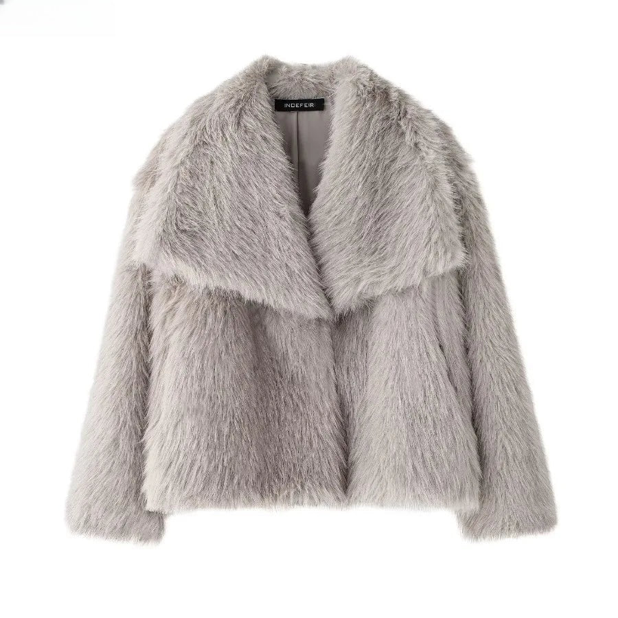 Veste courte en fausse fourrure Claudia