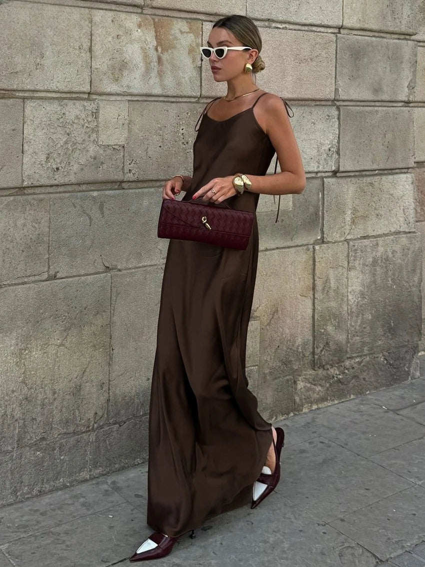 Robe longue fluide en satin Élia